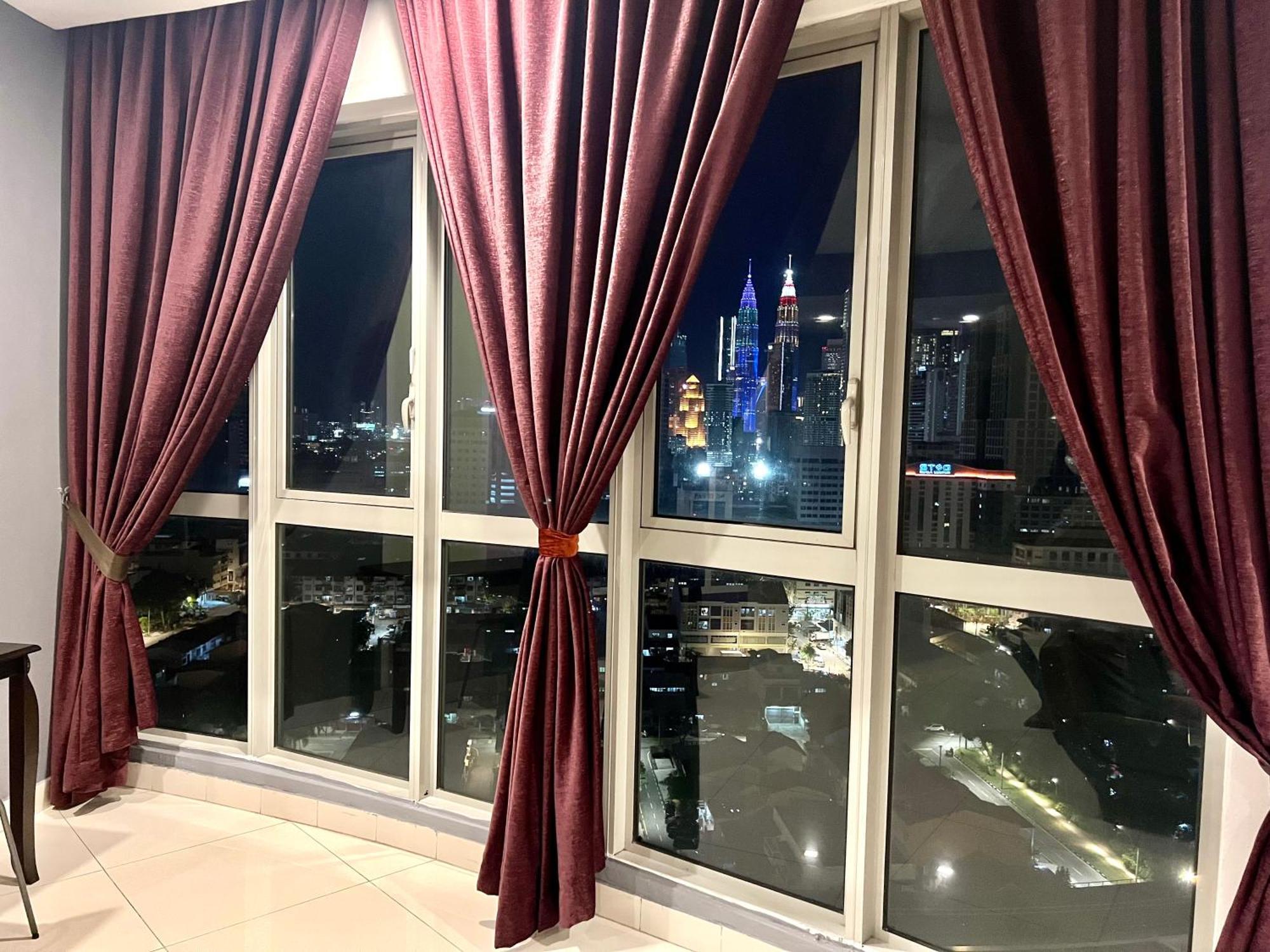 Regalia Suites 424 กัวลาลัมเปอร์ ภายนอก รูปภาพ